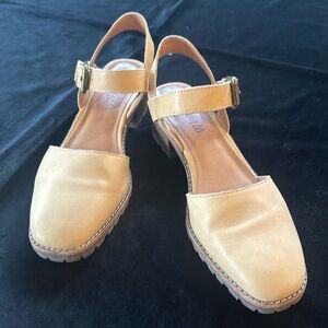 Madewell shoe/sandal size 8 (The Claudia Lug Sole Mary Jane) great condition!